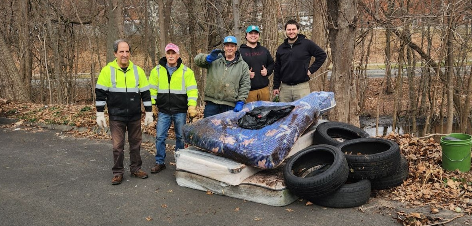 Litter group at Beaver Brook